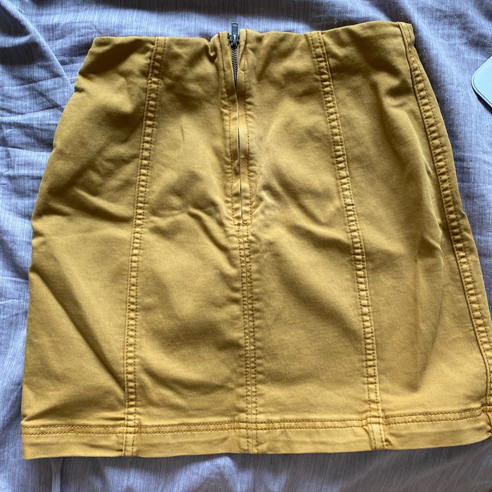 Yellow high waisted skirt